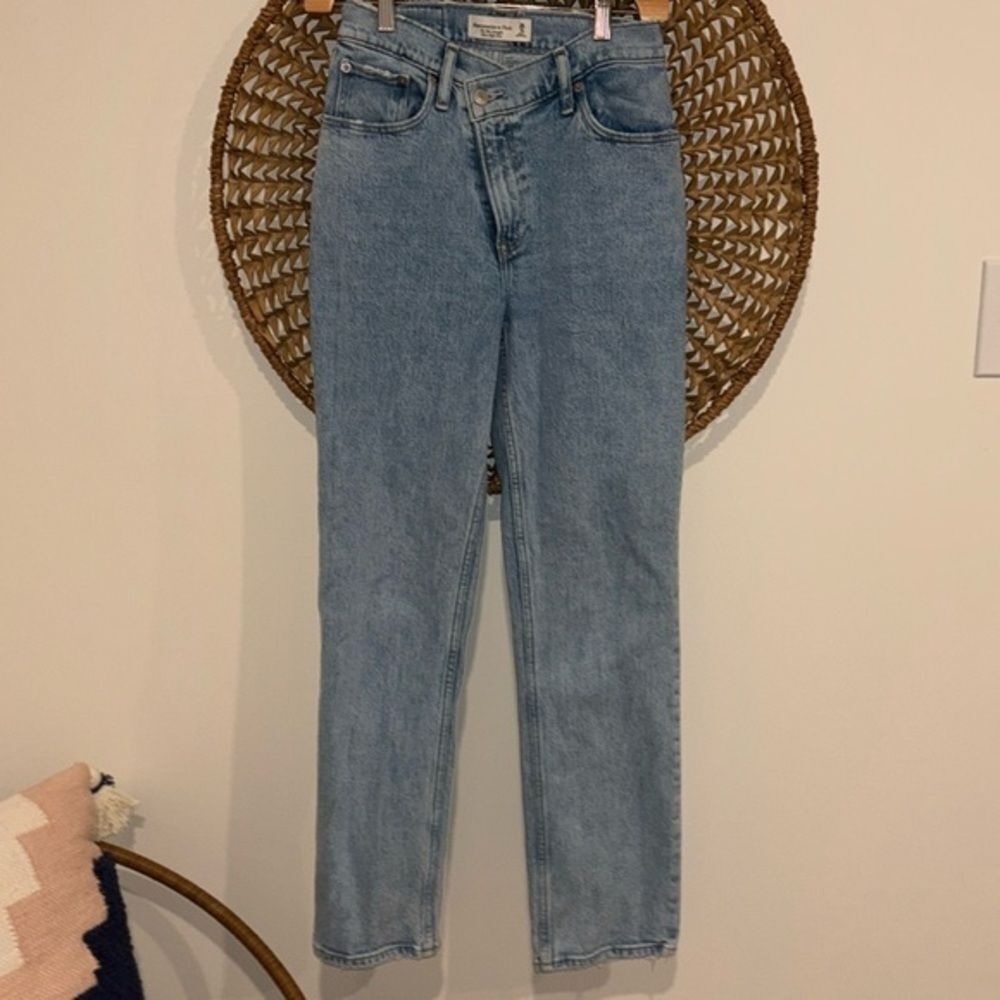 Abercrombie & Fitch The 90s  straight ultra high rise  size 25/0 regular